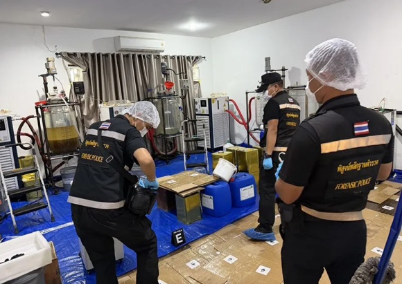 芭提雅豪宅变实验室 3 名中国人涉非法造 “僵尸电子烟”